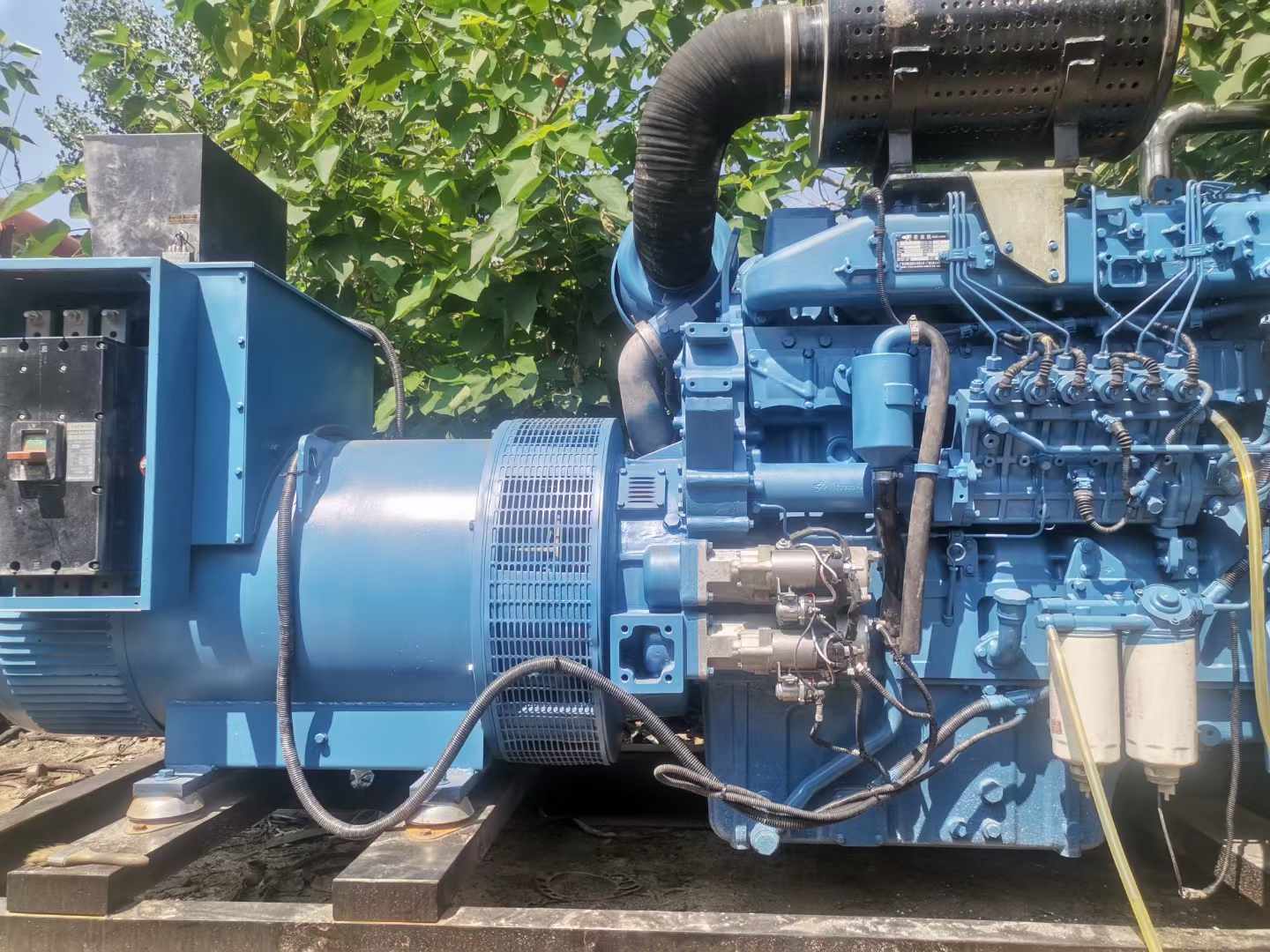 长顺详细说明降低 800kW 柴油发电机输出电流波动的方法